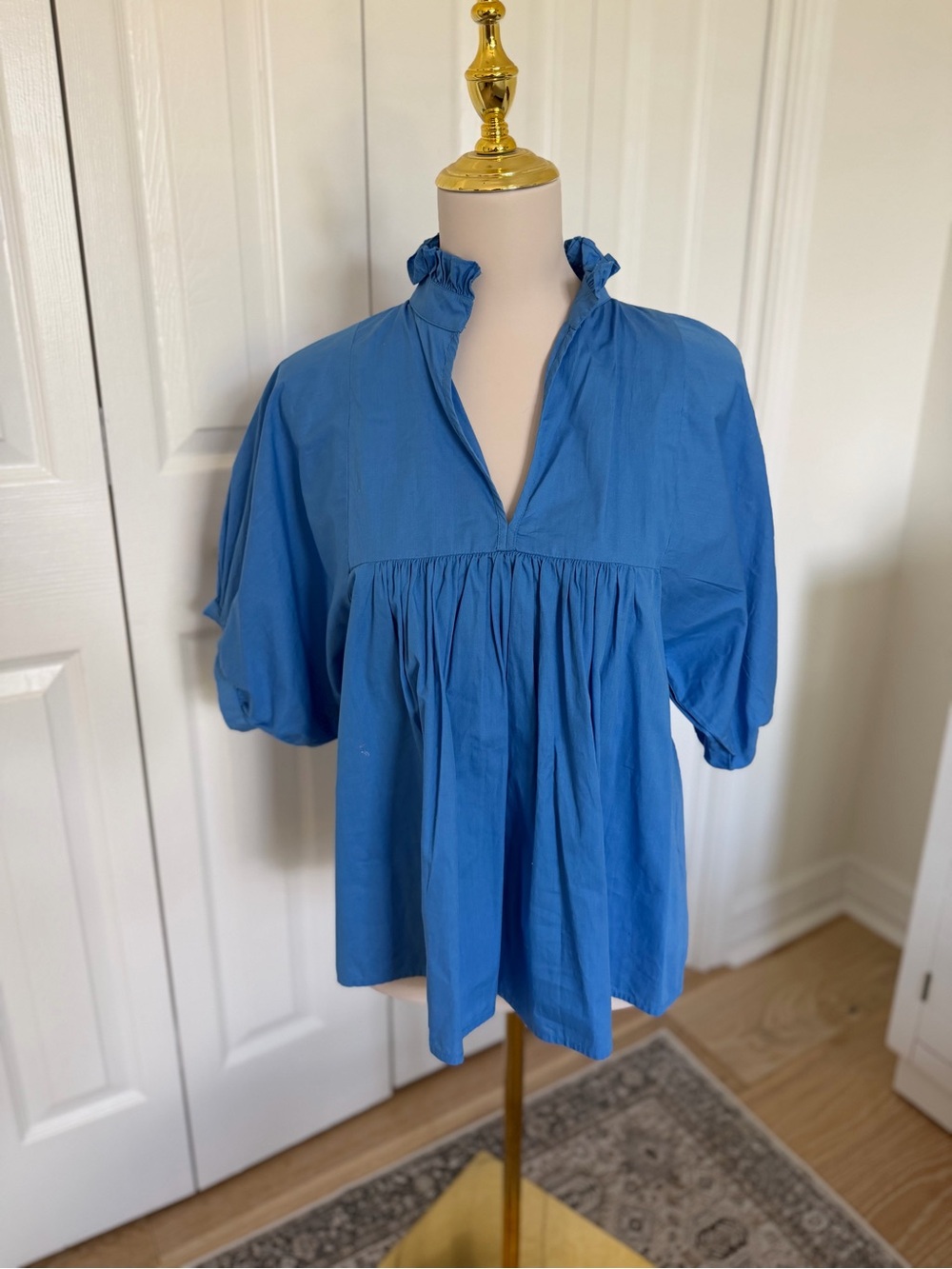 Never A Wallflower Blue Ruffle Collar Puff Sleeve Smocked Top Sz S